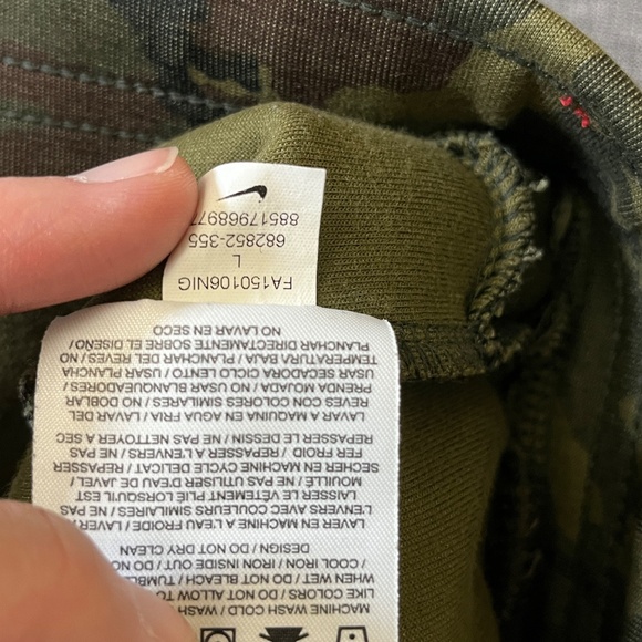 Nike Tech Fleece Camo Jogger Pants - Men's Size L - Green - Picture 9 of 12